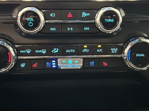 Used 2025 Ford F150 Lariat w/ Equipment Group 501A Mid AWD/4WD image 19