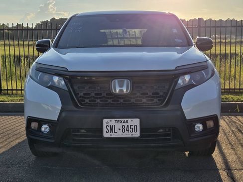 Used 2021 Honda Passport Sport image 2