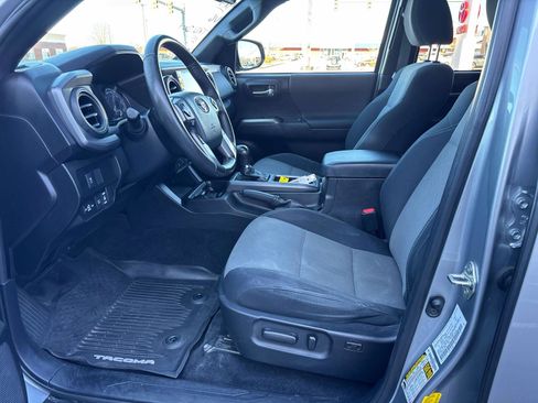 Certified 2020 Toyota Tacoma TRD Sport image 9