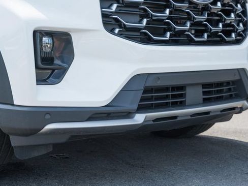 Used 2025 Ford Explorer Platinum w/ Ultimate Package AWD/4WD image 15