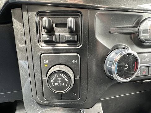 Certified 2022 Ford F150 XLT w/ Equipment Group 302A High image 21