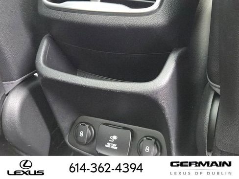 Used 2020 Hyundai Santa Fe Limited image 22