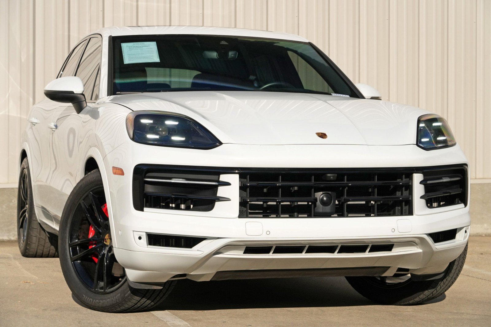 Used 2024 Porsche Cayenne AWD/4WD image 4