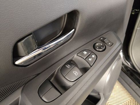 Used 2024 Nissan Kicks SV FWD image 27