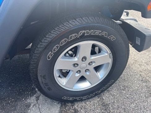 Used 2011 Jeep Wrangler Unlimited Sport image 37