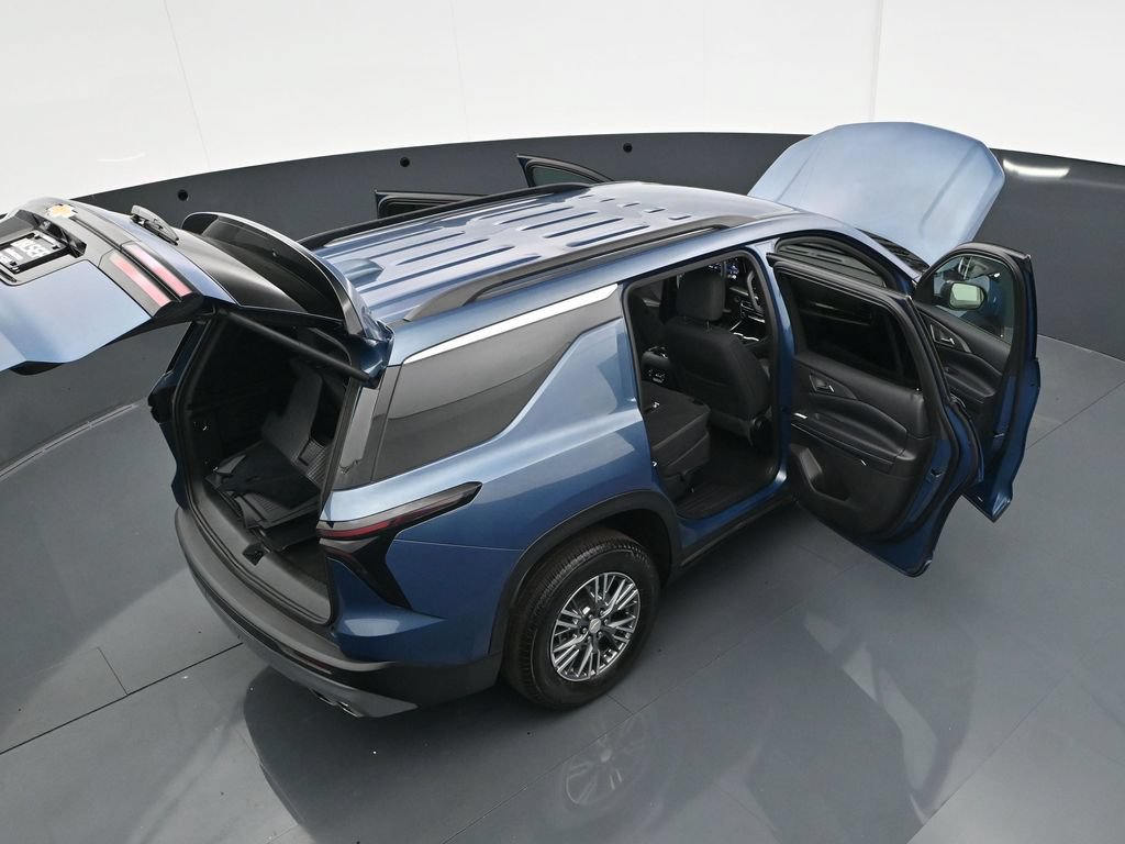 Used 2025 Chevrolet Traverse LT w/ LPO, Floor Liner Package AWD/4WD image 38