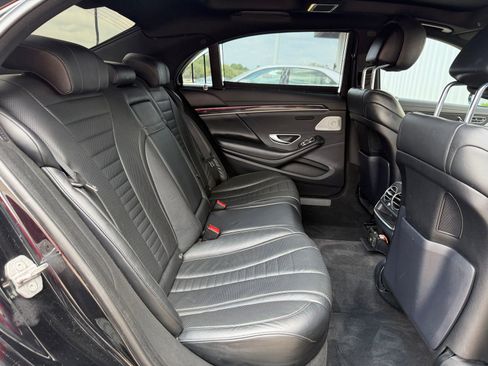 Used 2019 Mercedes-Benz S 560 Sedan w/ AMG Line Exterior image 23