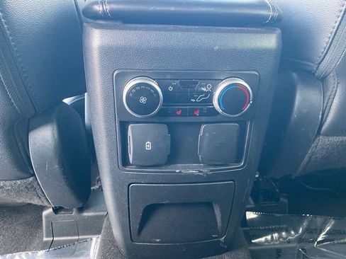 Used 2023 Ford Explorer Limited image 28