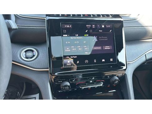 Used 2023 Jeep Grand Cherokee Altitude AWD/4WD image 17