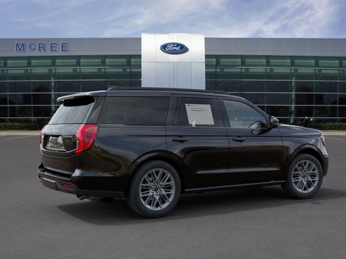 New 2027 Ford Expedition Platinum w/ Stealth Appearance Package RWD image 6