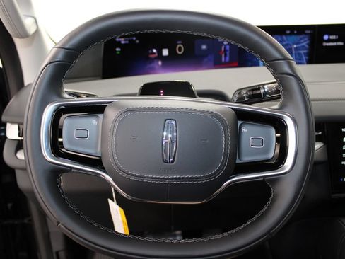 New 2027 Lincoln Navigator L Premier RWD image 38