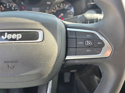 Used 2022 Jeep Compass Latitude AWD/4WD image 30