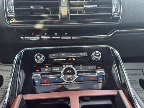 Used 2023 Lincoln Navigator Reserve image 18
