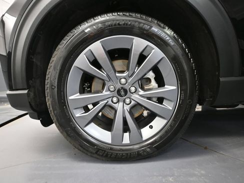 Used 2025 Ford Explorer Active w/ Active Comfort Package AWD/4WD image 16