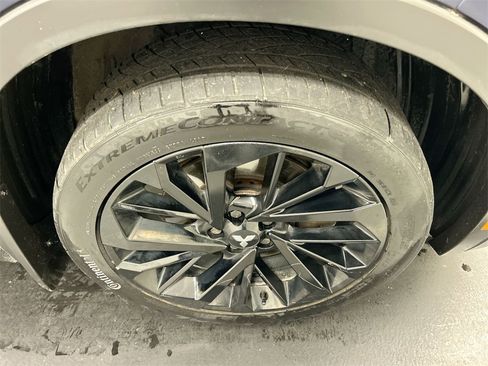 Used 2023 Mitsubishi Outlander SE Black Edition image 8