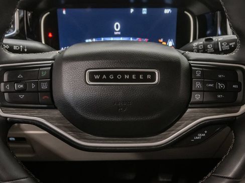Used 2023 Jeep Wagoneer L Series III w/ Convenience Group I AWD/4WD image 17
