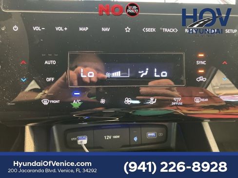 Certified 2024 Hyundai Santa Cruz Limited AWD/4WD image 18