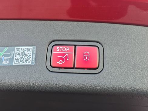 New 2026 Mercedes-Benz GLC 300 image 13