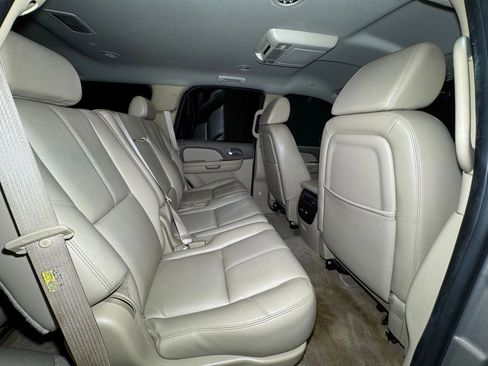 Used 2007 GMC Yukon SLT w/ SLT Preferred Equipment Group image 15