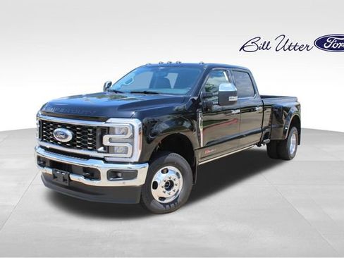 New 2026 Ford F350 4x4 Crew Cab DRW Super Duty image 1