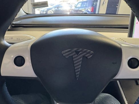 Used 2020 Tesla Model 3 Standard Range Plus image 18