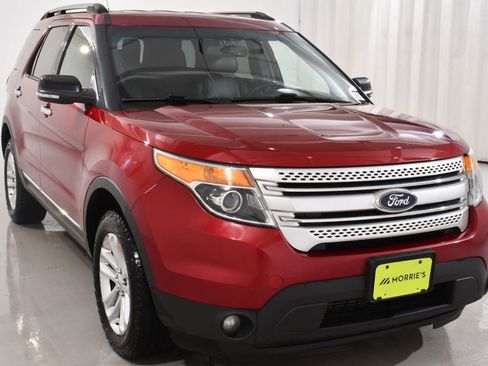Used 2015 Ford Explorer XLT w/ Equipment Group 202B image 4