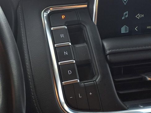 Used 2024 Chevrolet Tahoe LT RWD image 18