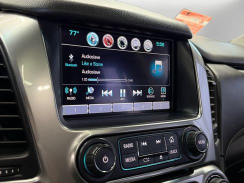 Used 2019 Chevrolet Suburban LT RWD image 22