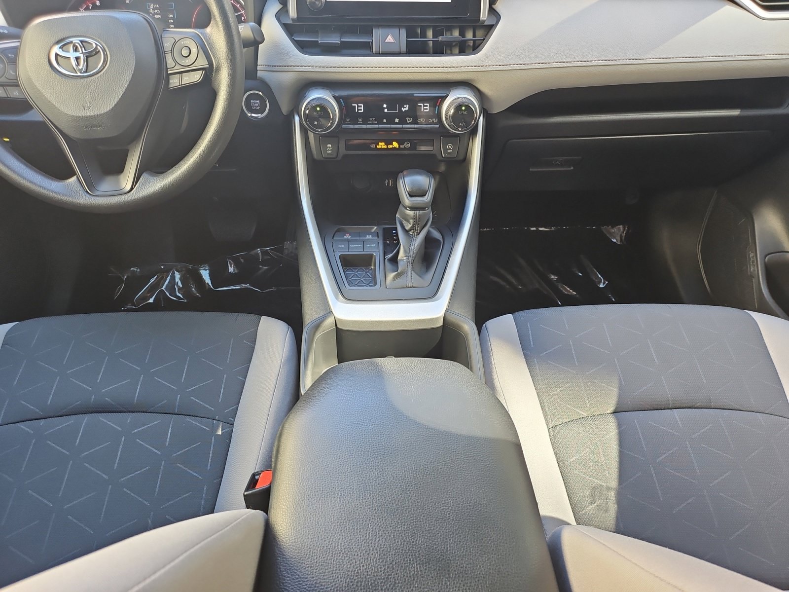 Used 2023 Toyota RAV4 XLE FWD image 31