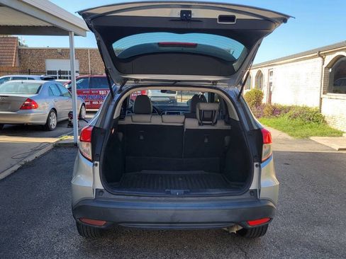 Used 2019 Honda HR-V LX image 16