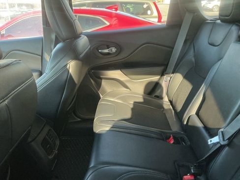 Used 2020 Jeep Cherokee Latitude Plus w/ Cold Weather Group image 8