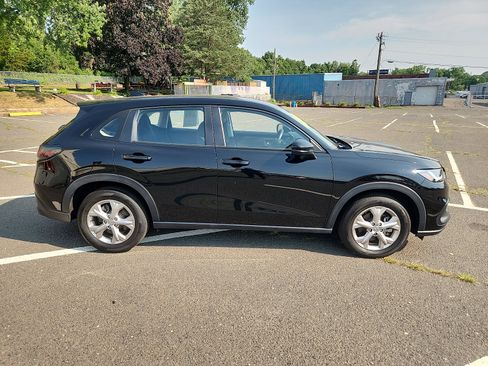 Used 2025 Honda HR-V LX image 7