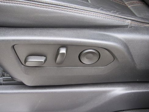 Used 2024 Chevrolet Silverado 2500 High Country image 24