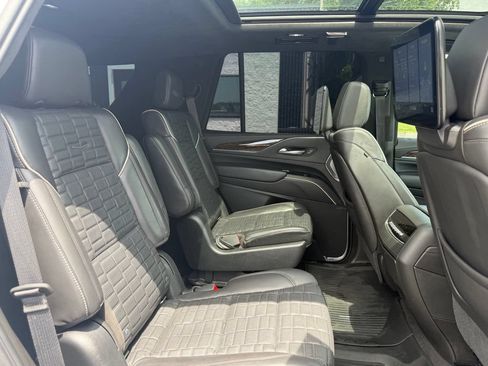 Used 2021 Cadillac Escalade Sport Platinum AWD/4WD image 31