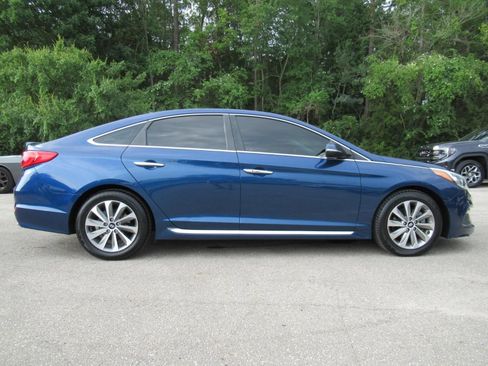 Used 2016 Hyundai Sonata Sport w/ Option Group 1V FWD image 2