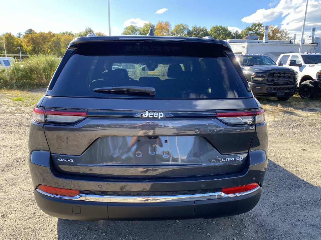 New 2026 Jeep Grand Cherokee Laredo X AWD/4WD image 4