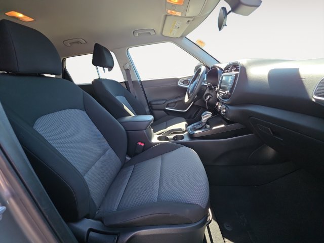 Used 2024 Kia Soul LX w/ Option Group 015 FWD image 15
