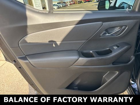 Used 2023 Chevrolet Traverse LT image 34