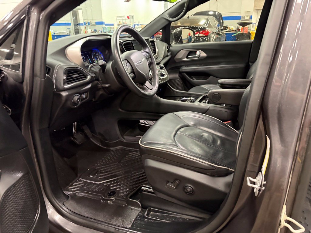 Used 2021 Chrysler Pacifica Limited w/ Uconnect Theater Family Group AWD/4WD image 22