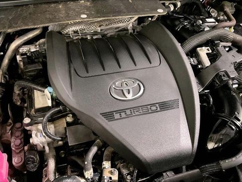 Used 2023 Toyota Highlander XLE AWD/4WD image 32