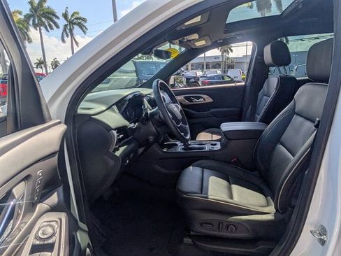 Certified 2023 Chevrolet Traverse Premier FWD image 9