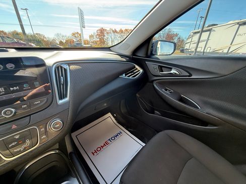 Used 2018 Chevrolet Malibu LT image 25