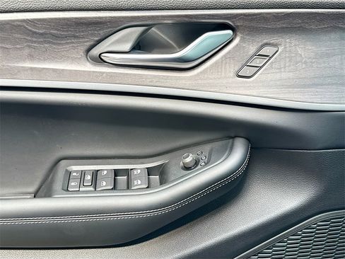 New 2025 Jeep Grand Cherokee L Limited w/ Black Appearance Package image 18