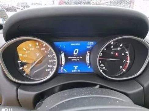 Used 2020 Maserati Levante GranSport AWD/4WD image 3