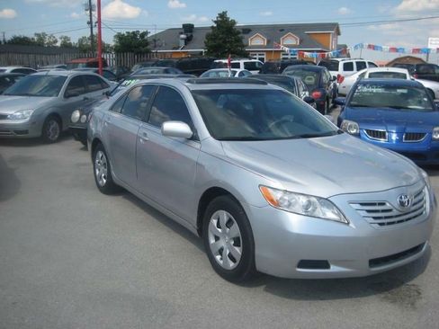 Used 2007 Toyota Camry LE image 1