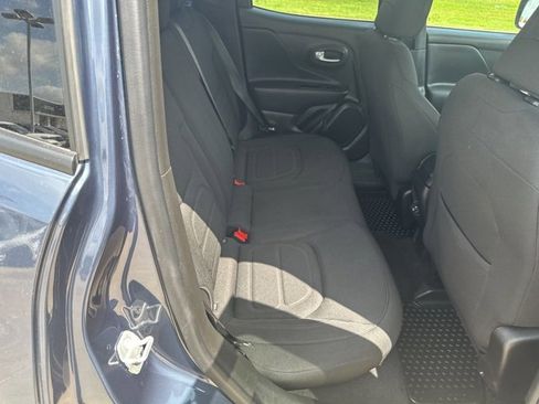 Used 2022 Jeep Renegade Latitude image 27