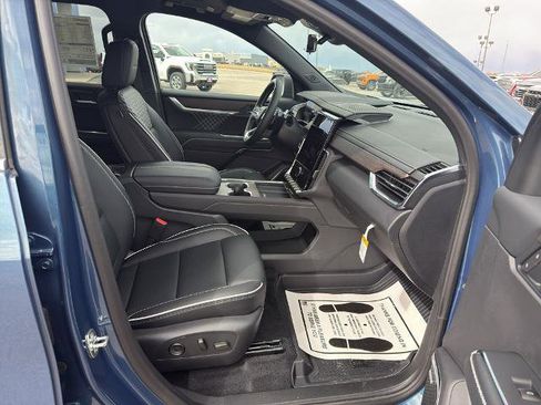 New 2026 GMC Acadia Denali w/ Super Cruise Package image 10