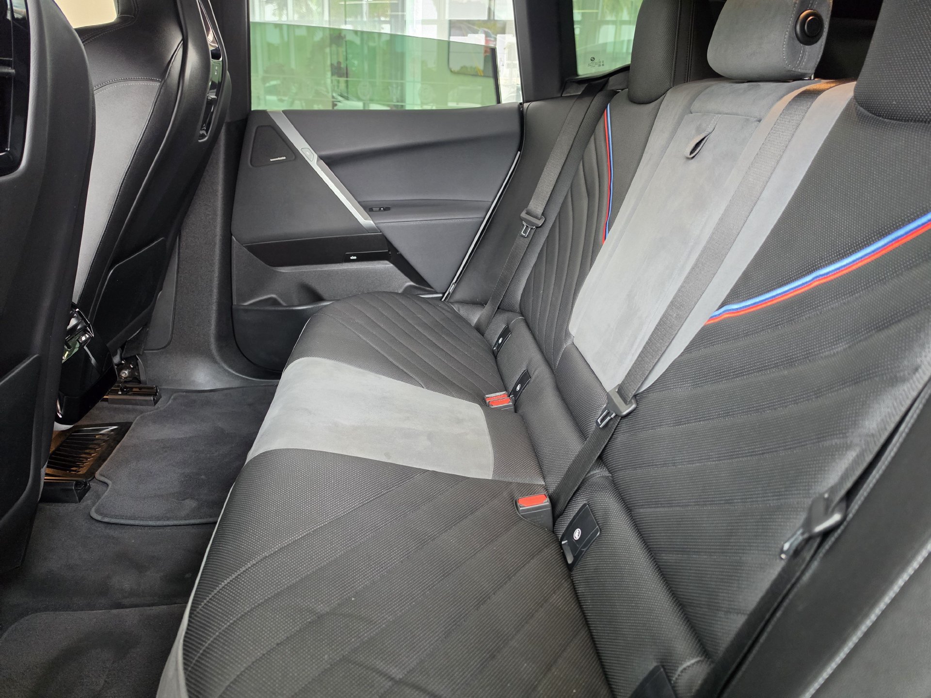 Used 2026 BMW iX xDrive45 AWD/4WD image 25