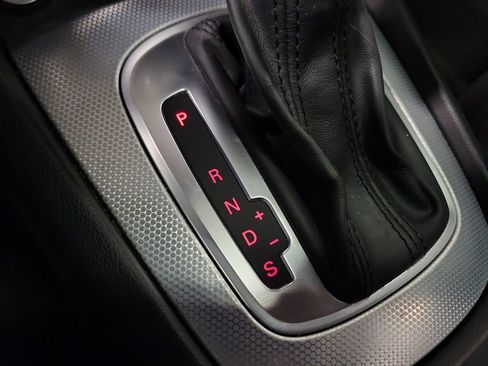 Used 2018 Audi Q3 2.0T Premium image 18