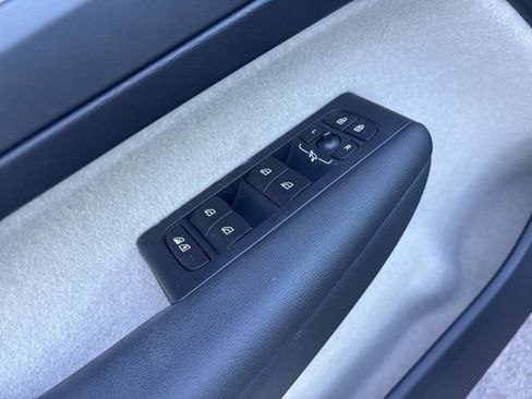 Used 2019 Volvo XC40 T5 Inscription image 21